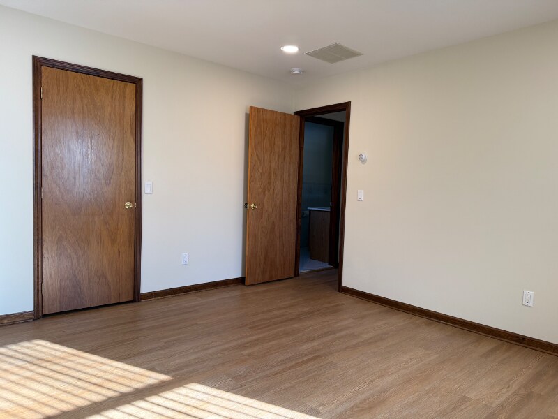 Building Photo - 520 3rd Ave