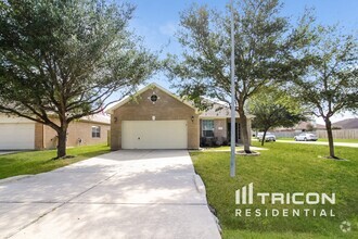 Building Photo - 28818 Hidden Cove Dr