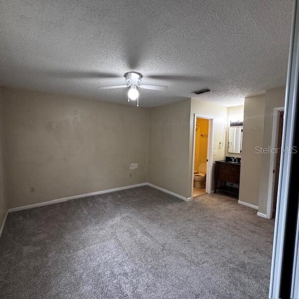 Building Photo - 10128 Lake Oak Cir