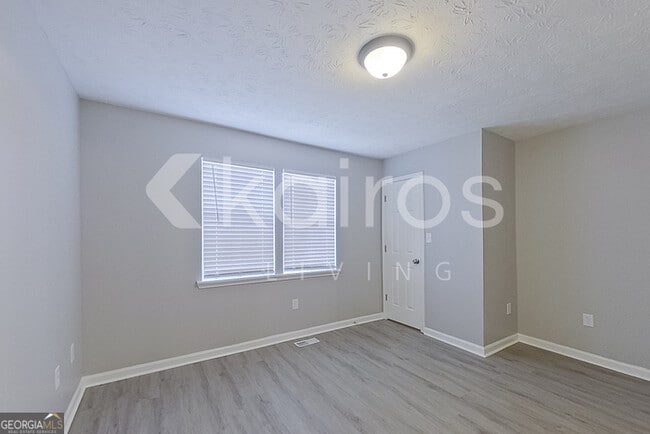 Building Photo - 160 Deer Pkwy