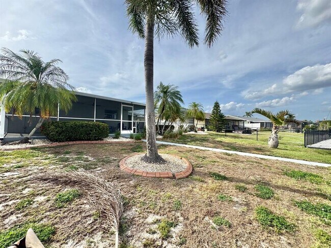 Building Photo - 6316 Lake Sunrise Dr