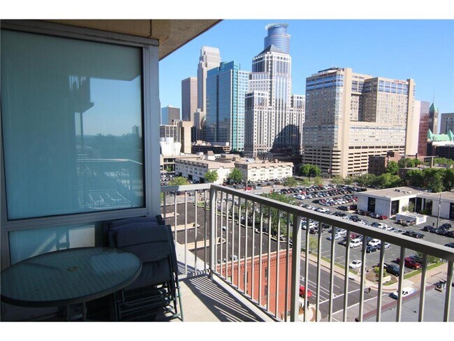 Building Photo - 929 Portland Ave