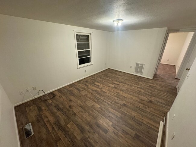 Building Photo - 2 Bedroom / 2 Bathroom house in Peoria wit...