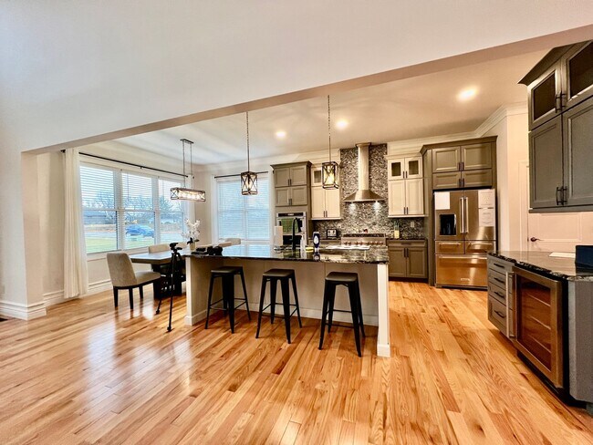 Building Photo - NEW, big, beautiful, Executive Home Liberty Twp