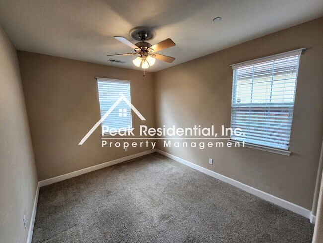 Building Photo - 3089 Octave Ave