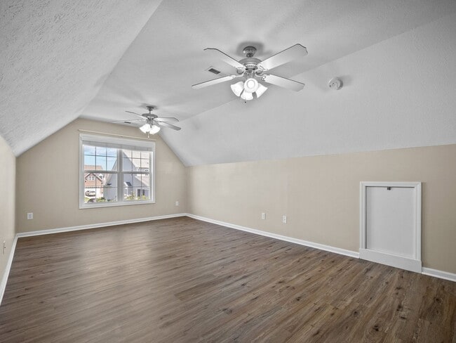 Building Photo - Welcome to Hyannis Court!