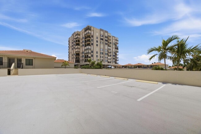 Building Photo - 6322 Palma Del Mar Blvd S