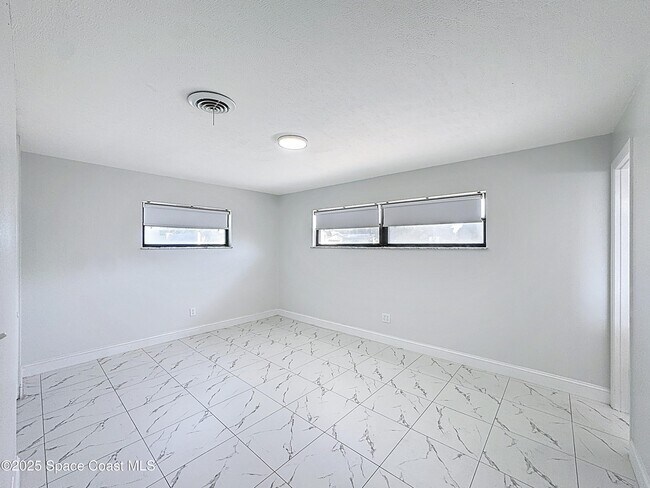 Building Photo - 205 Bimini Dr