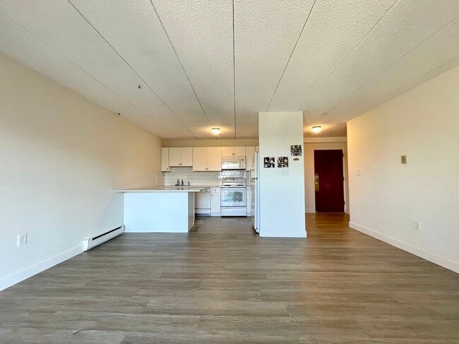 Building Photo - 308 Quarry St