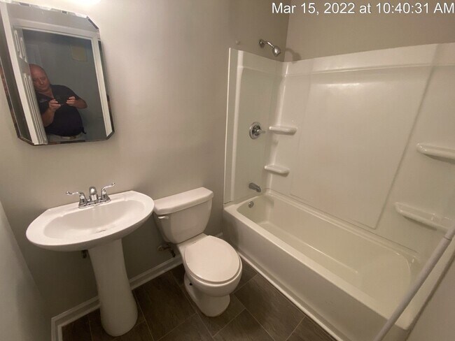 Building Photo - 144 S Ingleside Dr