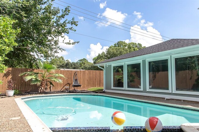Primary Photo - 2835 Bernadette Ln