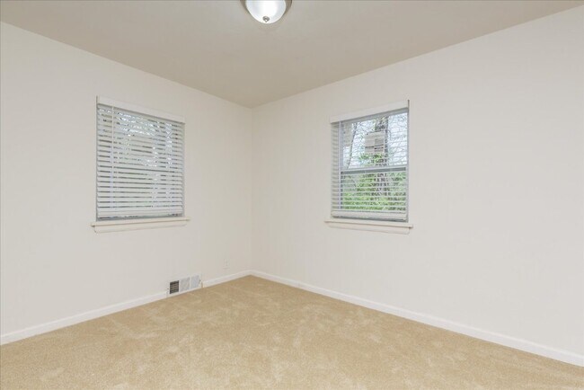 Building Photo - 4321 Melba Ave