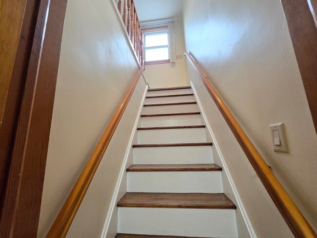 Building Photo - 701 4th St