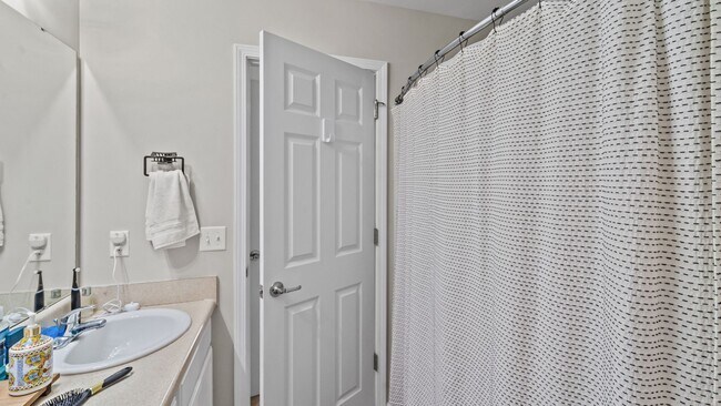 Building Photo - Beautiful 3 Bedroom Home in Port Wentworth with Fenced Backyard and Community Pool