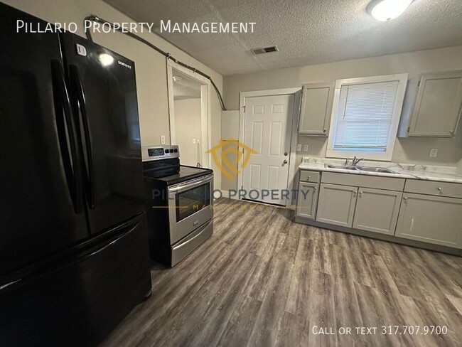 Building Photo - 2300 1/2 S A St.-