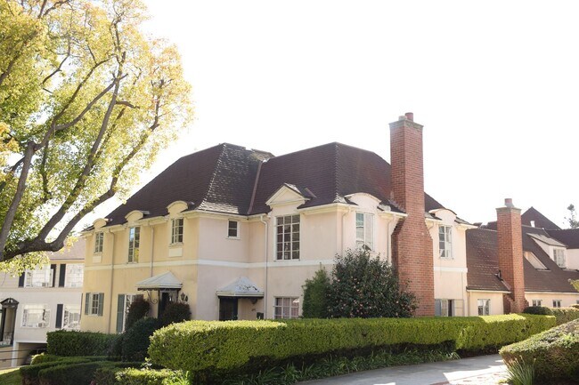 Building Photo - 645-649 Midvale Ave.