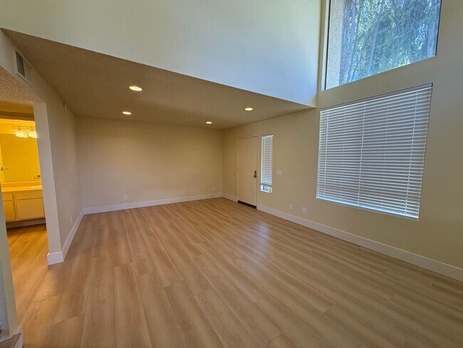 Building Photo - 6865 Valley Circle Blvd