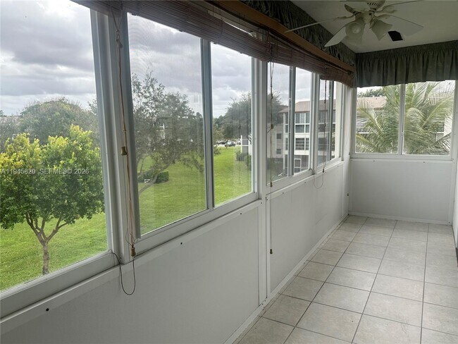 Building Photo - 248 Brighton F