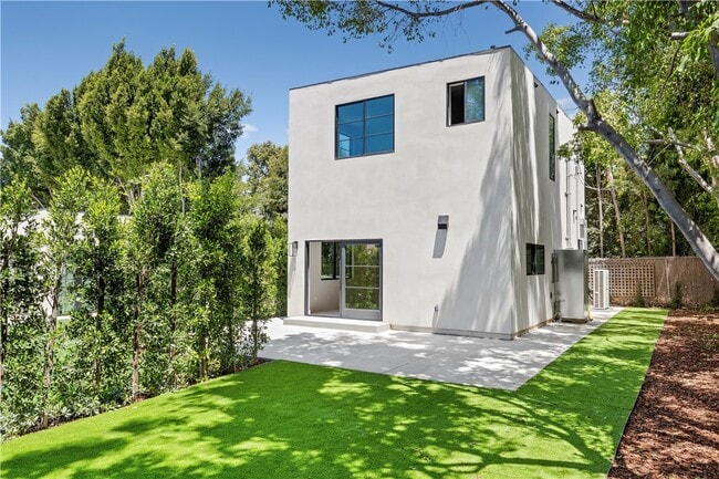 Building Photo - 936 Orlando Ave