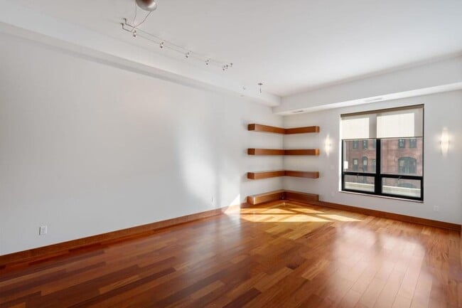 Building Photo - 100 3rd Ave S
