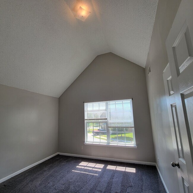 Building Photo - Newer Home For Rent 2 Story - Just Like Br...