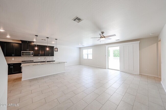 Building Photo - 14090 W Old Oak Ln