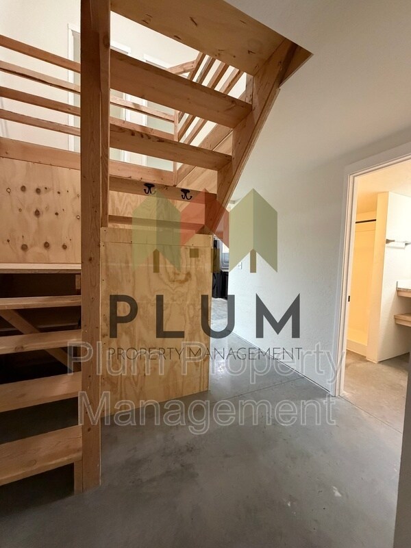 Building Photo - 5838 Upper Woodchuck