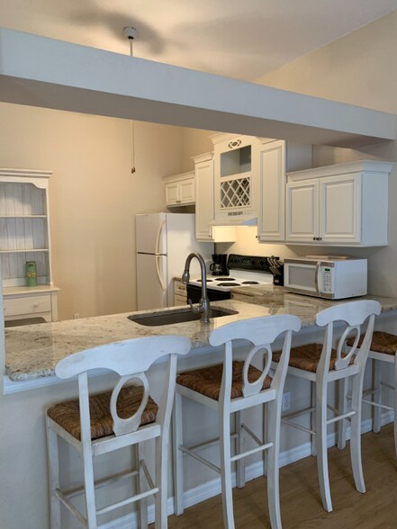 Building Photo - 544 High Pine Ct
