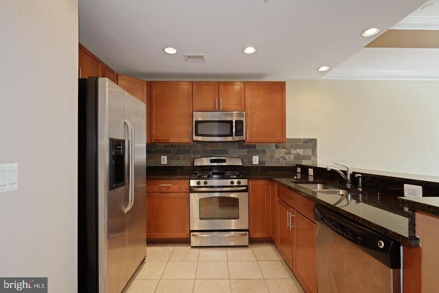 Building Photo - 8191 Strawberry Ln