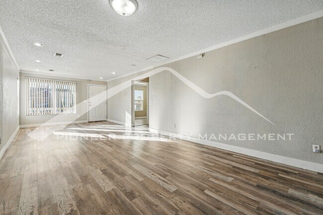 Building Photo - Spacious 3-Bedroom Home with Modern Features and Private Yard