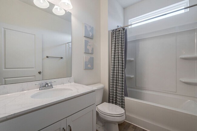 Building Photo - Move-In Ready Bogart Home with Open Layout and Private Fenced Yard