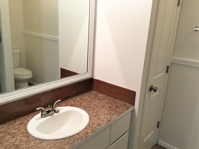 Building Photo - 11060 W Halstead Ct