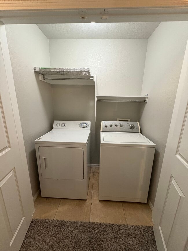 Building Photo - 4113 Macy Ln