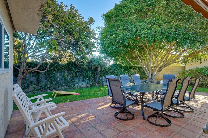 Building Photo - 5100 El Arbol Dr
