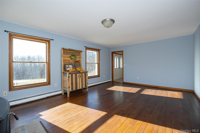 Building Photo - 123 Brush Hill Rd