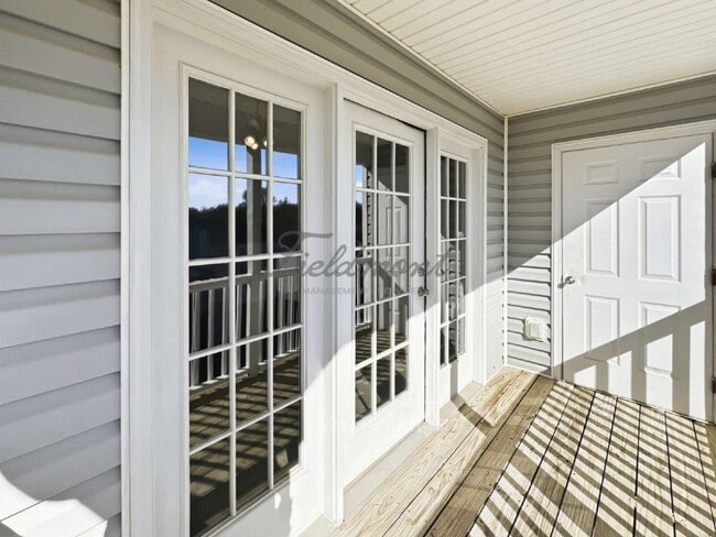 Building Photo - 107 Pelham Square Way