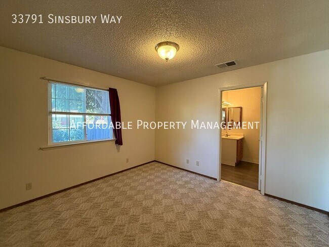 Building Photo - 33791 Sinsbury Way