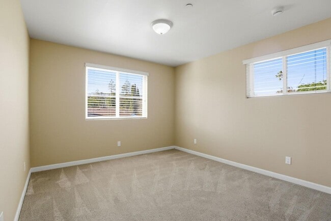 Building Photo - 659 Upton St