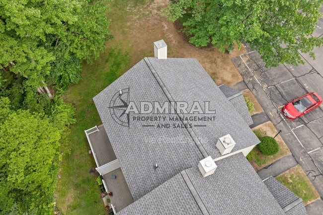 Building Photo - 65 Woodland Green