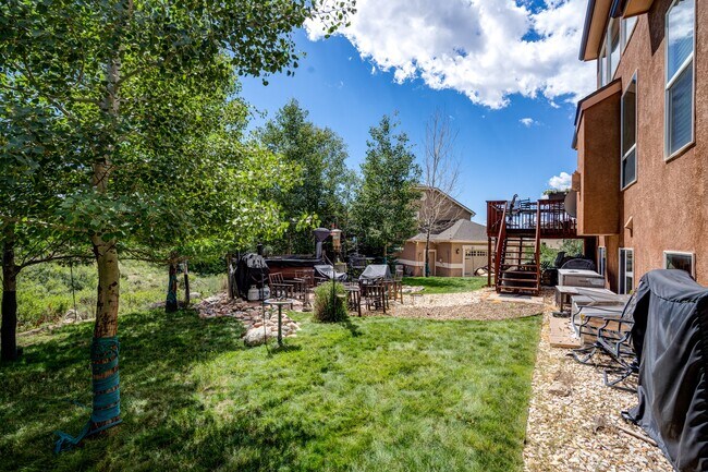 Building Photo - 4660 Farmingdale Dr