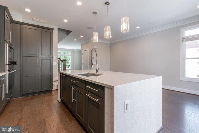 Building Photo - 1527 16th Rd N