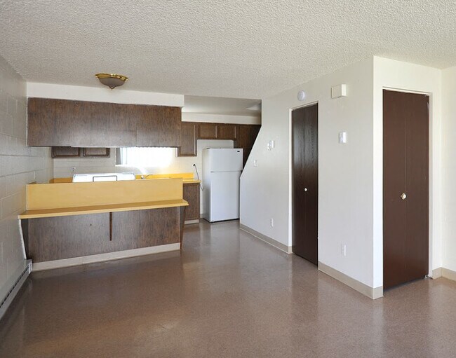 Building Photo - Escoshio Apartments