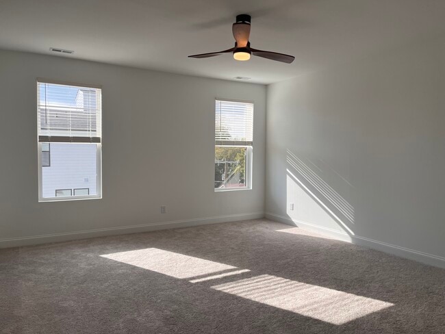 Building Photo - 1204 S Person St