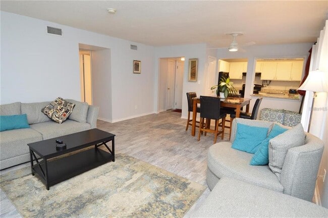 Building Photo - 3873 Pompano Dr SE