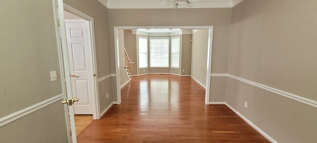 Building Photo - 8 Holly Springs Ln