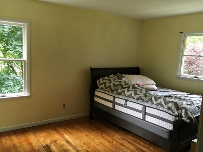 Building Photo - 58 Quaker Bridge Rd