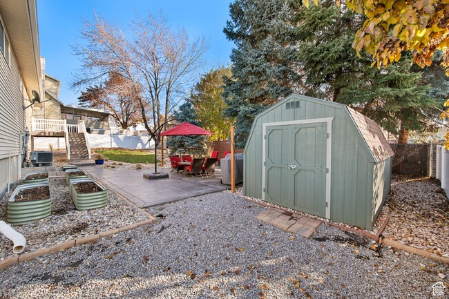 Building Photo - Beautifully Remodeled 4 Bd Home in Sandy