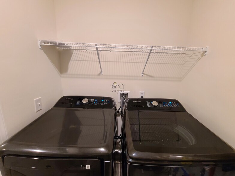 Building Photo - 622 Sadie Cir