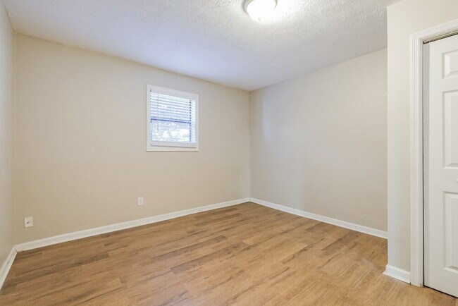 Building Photo - 2433 Anderson Mill Rd