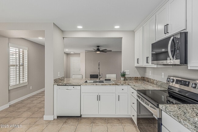 Building Photo - 3212 W Lucia Dr
